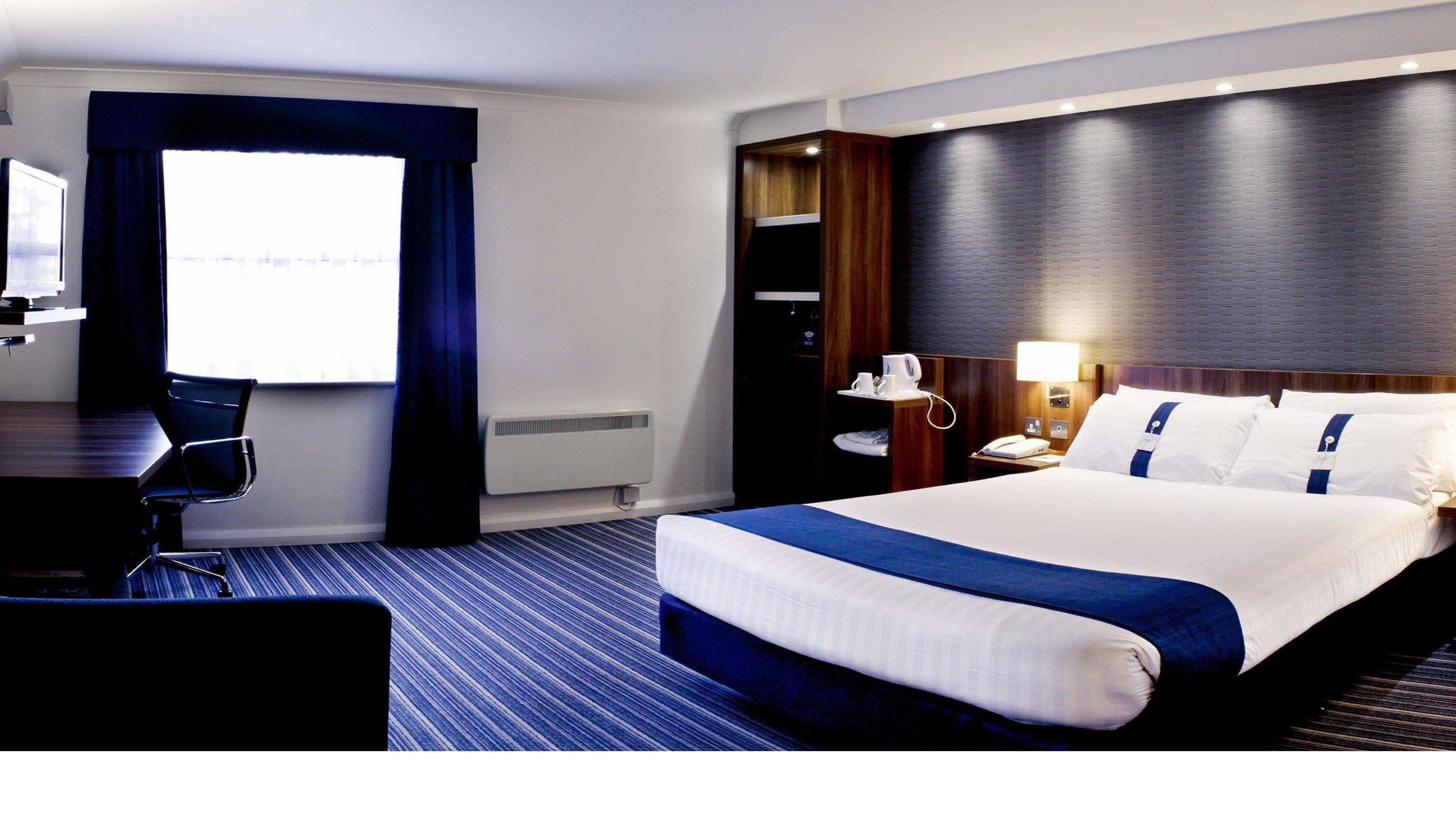 Holiday Inn Express London Gatwick Crawley, An Ihg Hotel Exterior photo