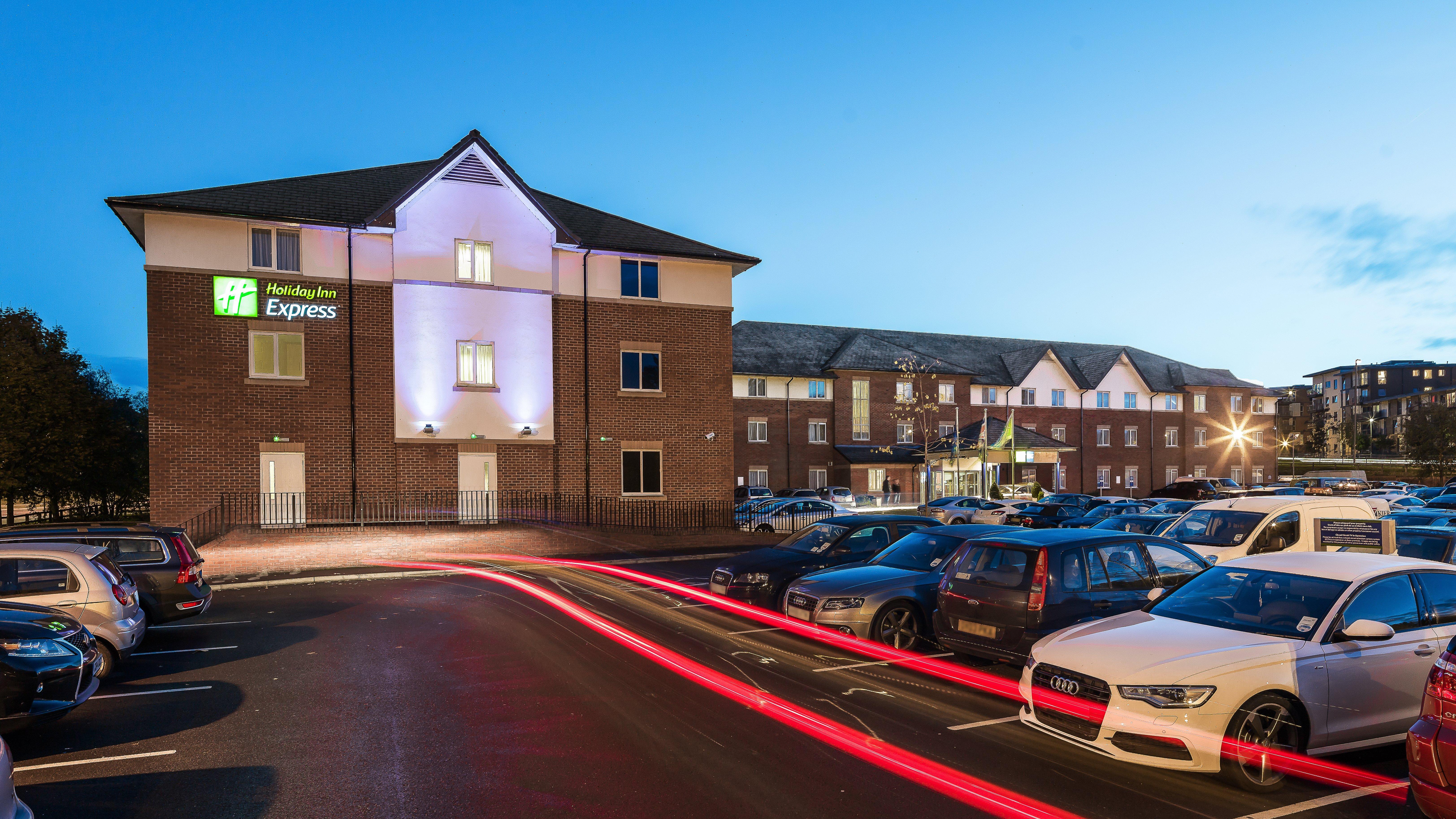 Holiday Inn Express London Gatwick Crawley, An Ihg Hotel Exterior photo