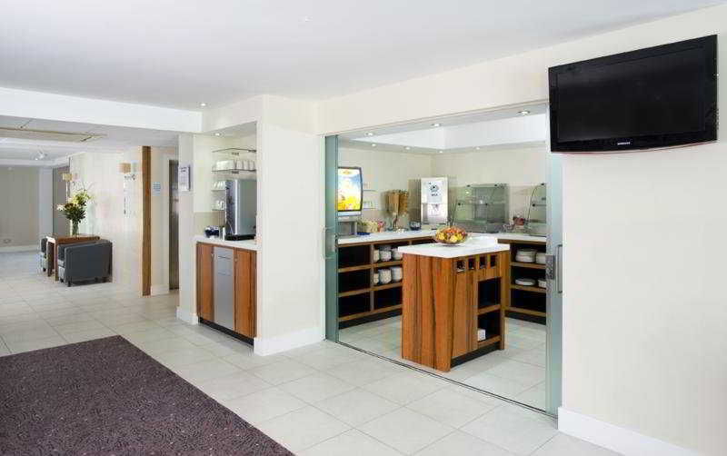 Holiday Inn Express London Gatwick Crawley, An Ihg Hotel Exterior photo